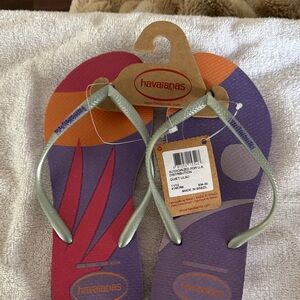 Havaianas Lavender and Metallic Flip Flops NWT Alpagatae
